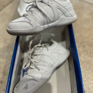 VARSITY Cheer Shoes Girls 13C